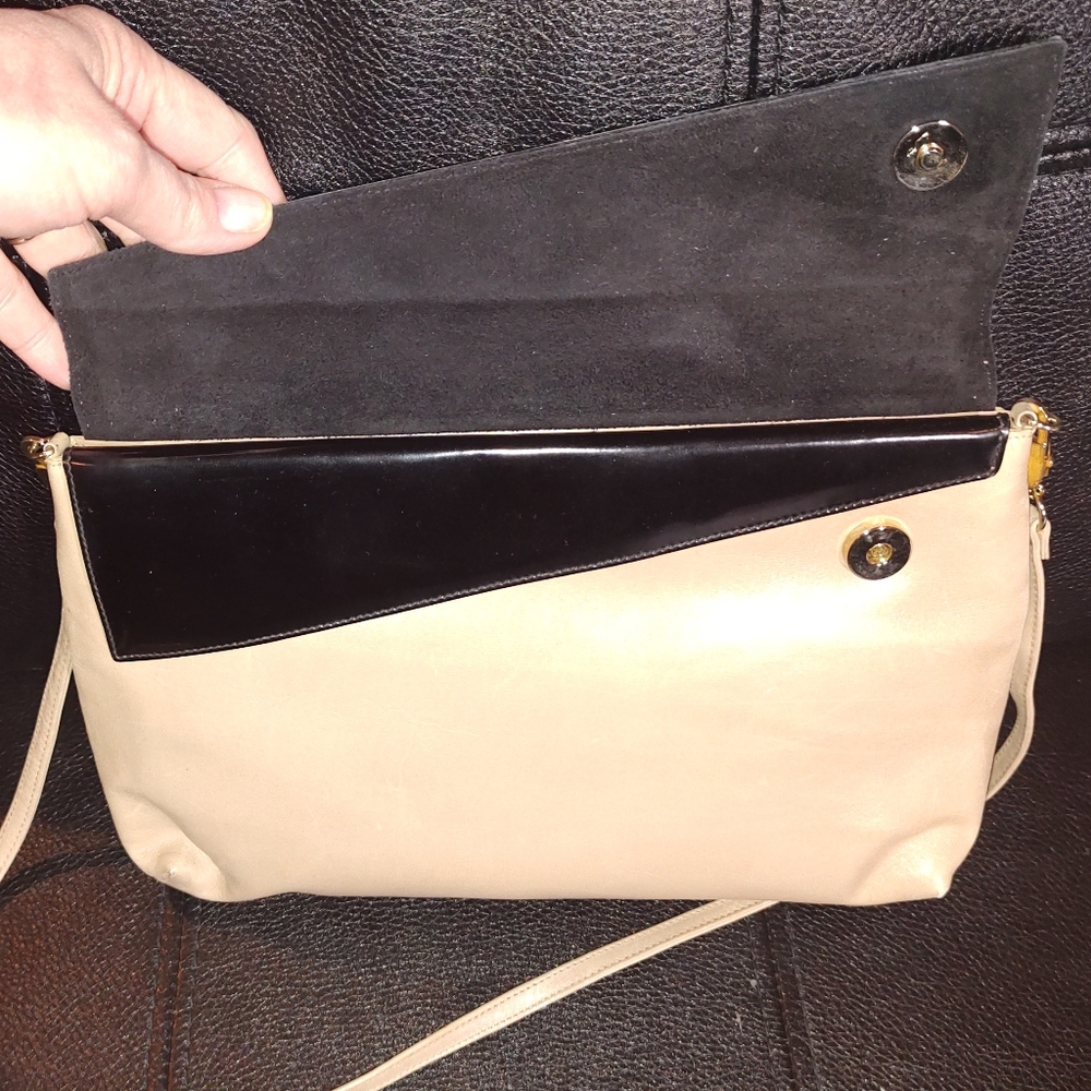 Salvatore Ferragamo Vintage 80's EUC+ Firenze 8 Beige Leather Crossbody Bag - Picture 8 of 12